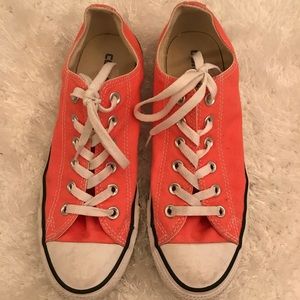 Coral Converse Tennishoes